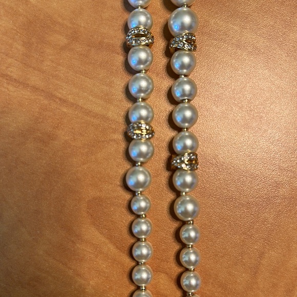 Anne Klein faux pearl/gold necklace - Picture 3 of 4